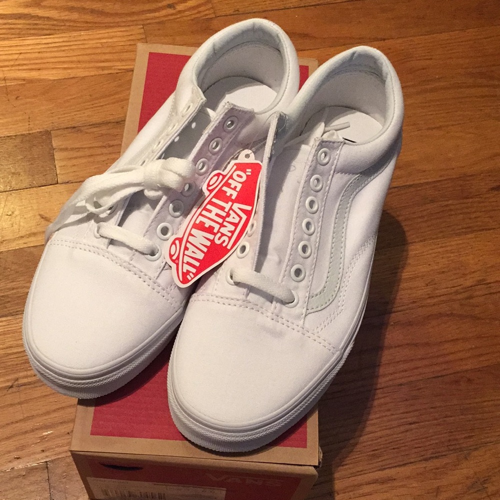 NEW VANS WOMENS TRUE WHITE OLD SKOOL SNEAKERS 8